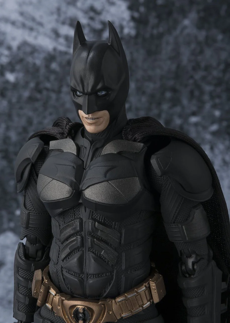 SH Figuarts Batman The Dark Knight - Image 4