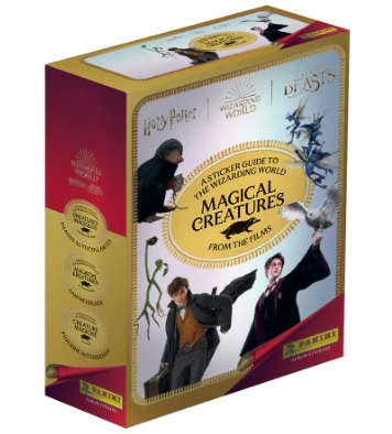CAJA CON 24 SOBRES DE LA GUIA DE STICKERS HARRY POTTER Y ANIMALES FANTASTICO